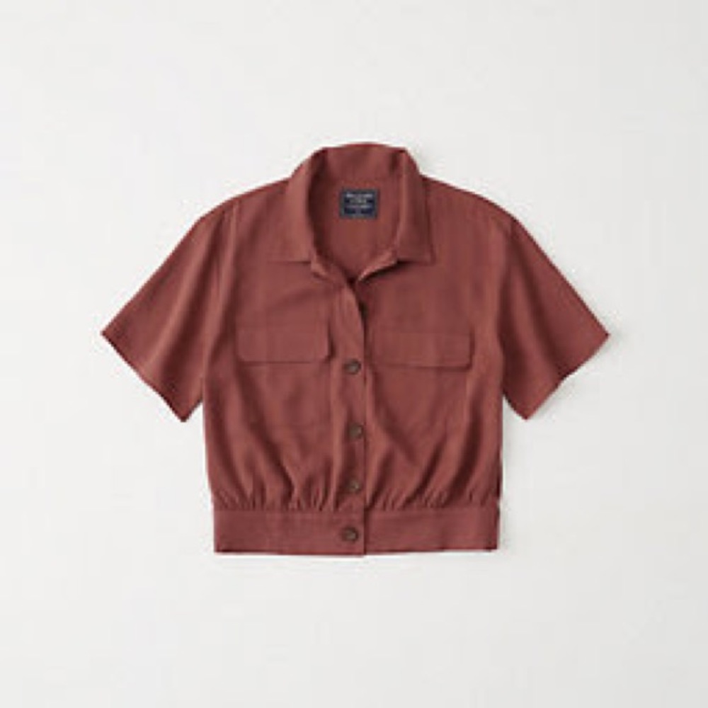 NWOT Mauve Short-Sleeve Utility Button-Up - Small